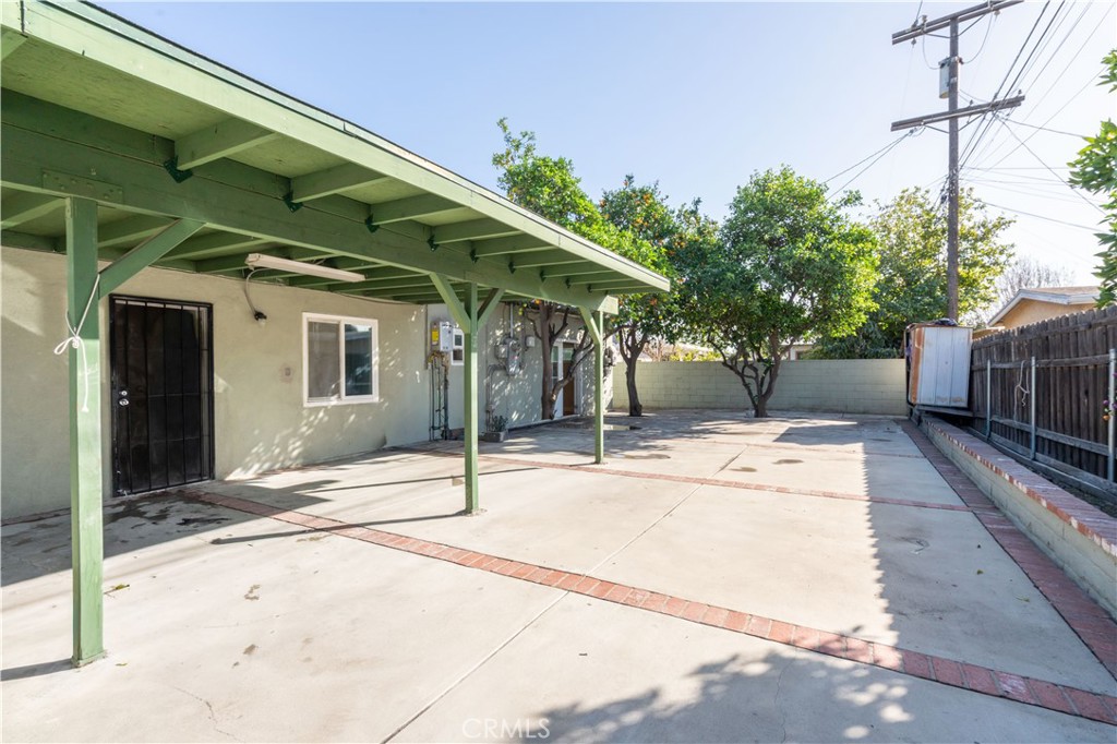 8855 Tyrone Avenue Property Photo 32