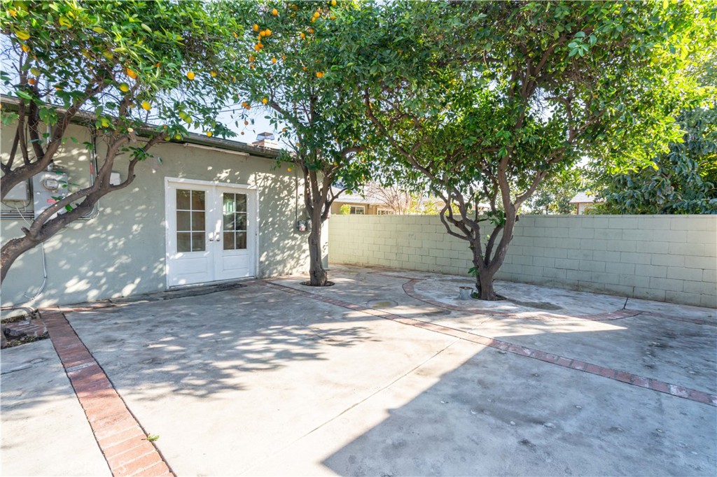 8855 Tyrone Avenue Property Photo 33