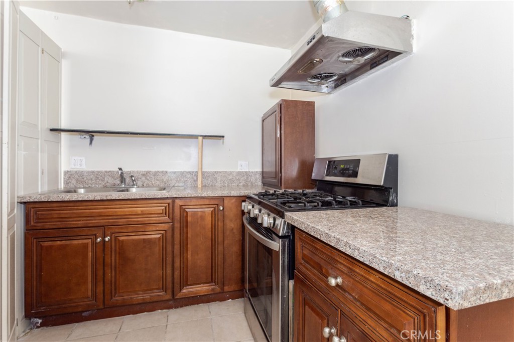 8855 Tyrone Avenue Property Photo 36