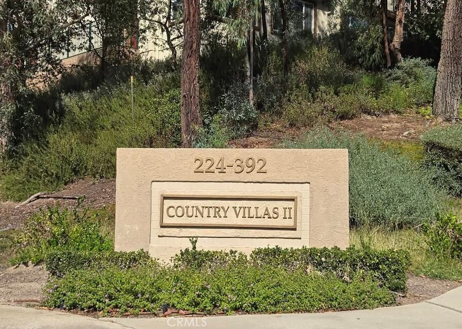 236 Country Club Drive B Property Photo 5