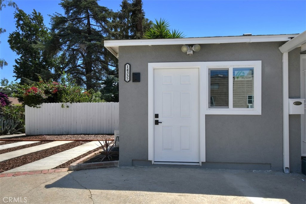 14332 Tiara Street Property Photo 1