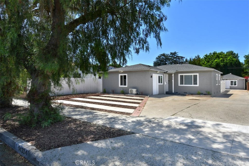 14332 Tiara Street Property Photo 2
