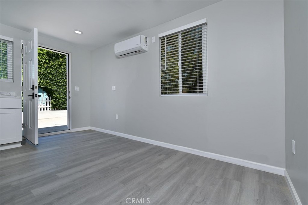 14332 Tiara Street Property Photo 4