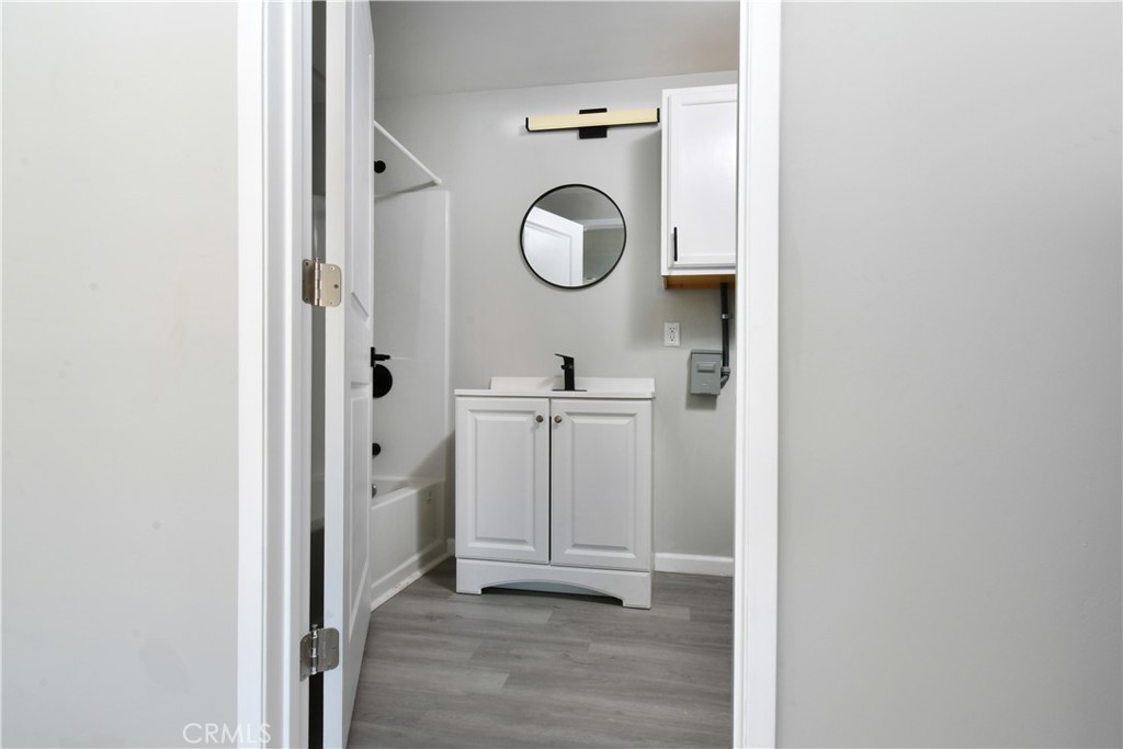 14332 Tiara Street Property Photo 11