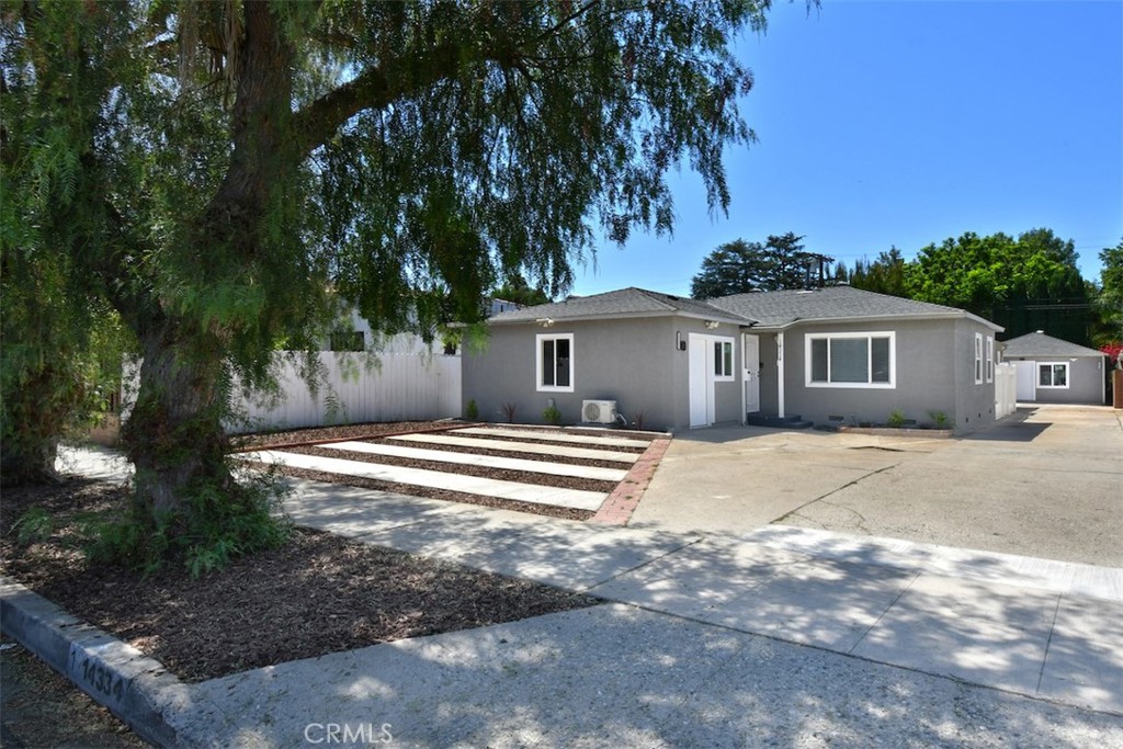 14332 Tiara Street Property Photo 2
