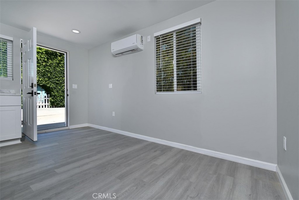 14332 Tiara Street Property Photo 5