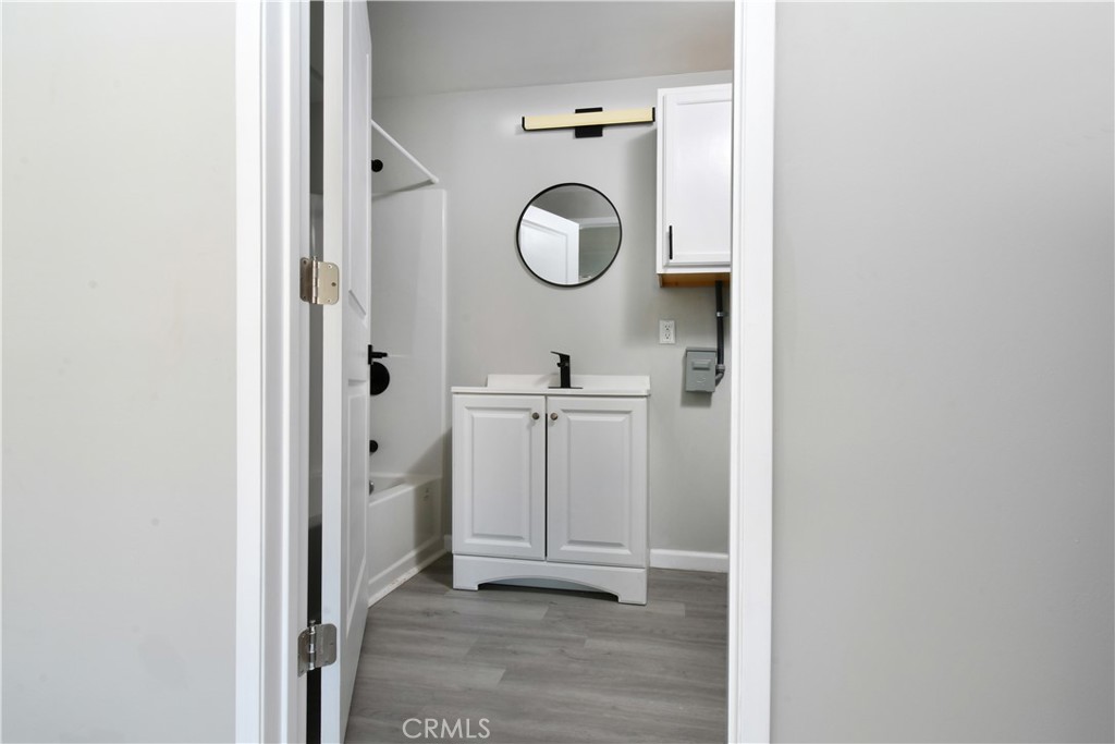 14332 Tiara Street Property Photo 12
