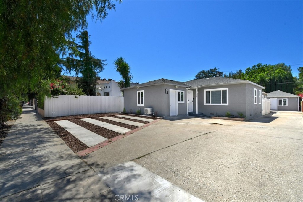 14332 Tiara Street Property Photo 15