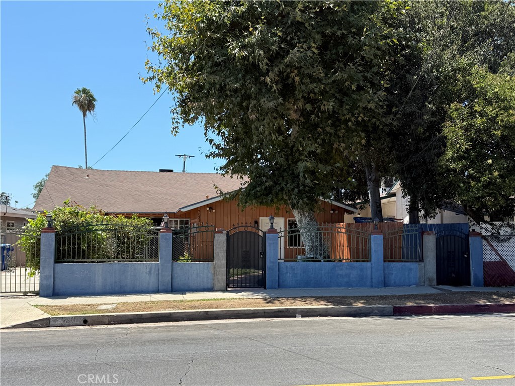 7029 Bellaire Property Photo 1