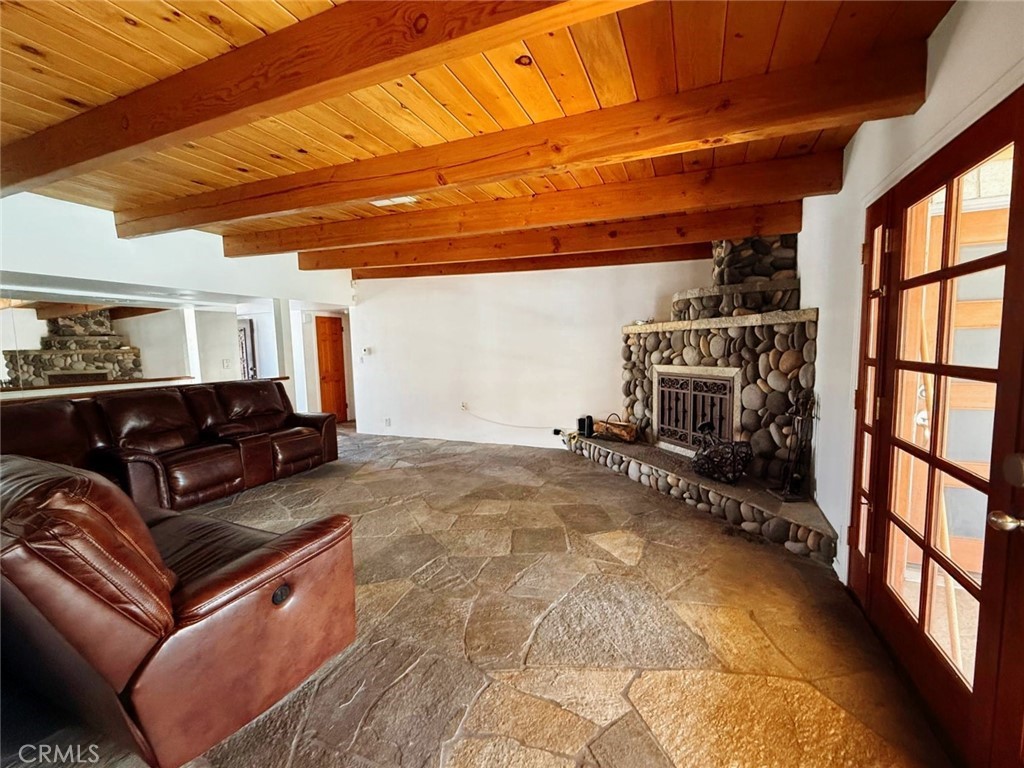 7029 Bellaire Property Photo 4