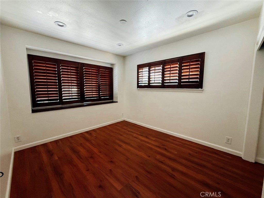 7029 Bellaire Property Photo 8