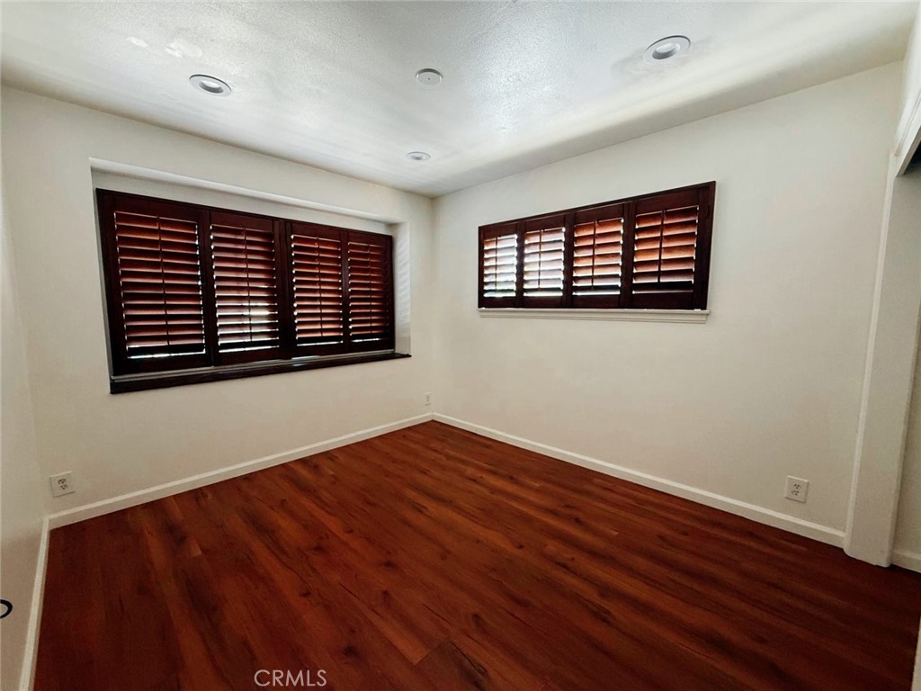 7029 Bellaire Property Photo 11