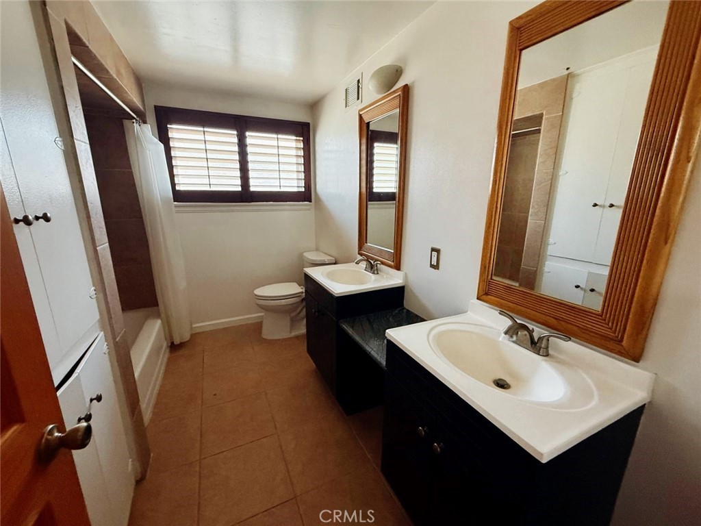 7029 Bellaire Property Photo 13