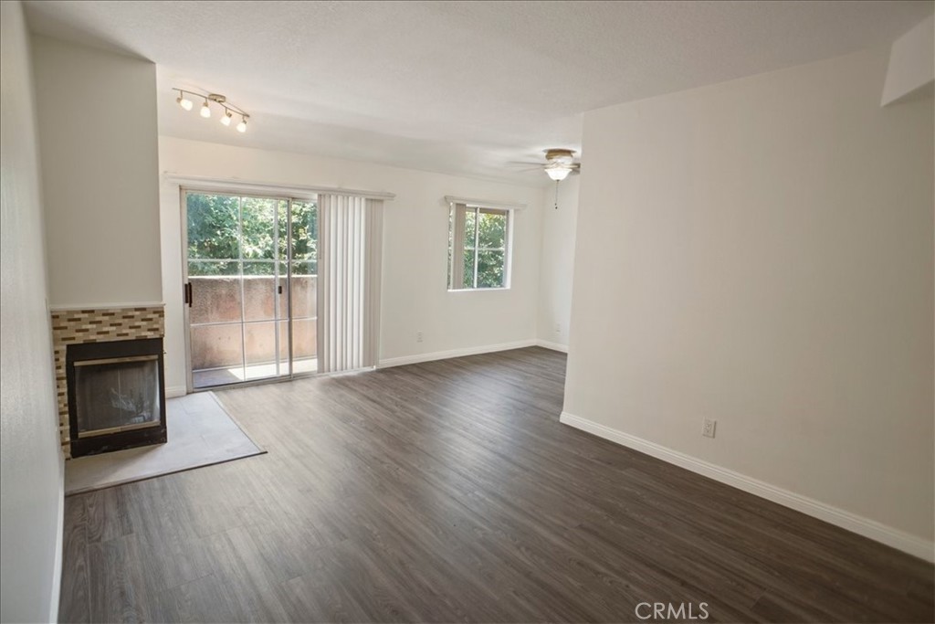 7320 Balboa Boulevard 205 Property Photo 3