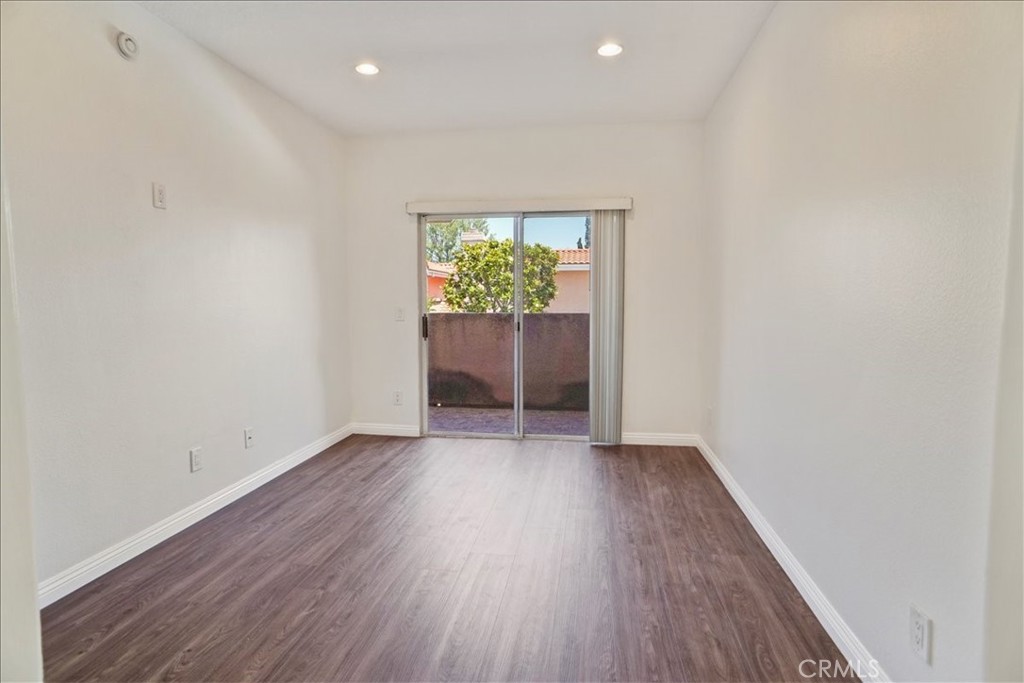 7320 Balboa Boulevard 205 Property Photo 9