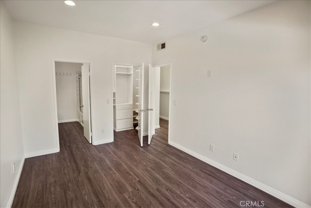 7320 Balboa Boulevard 205 Property Photo 10