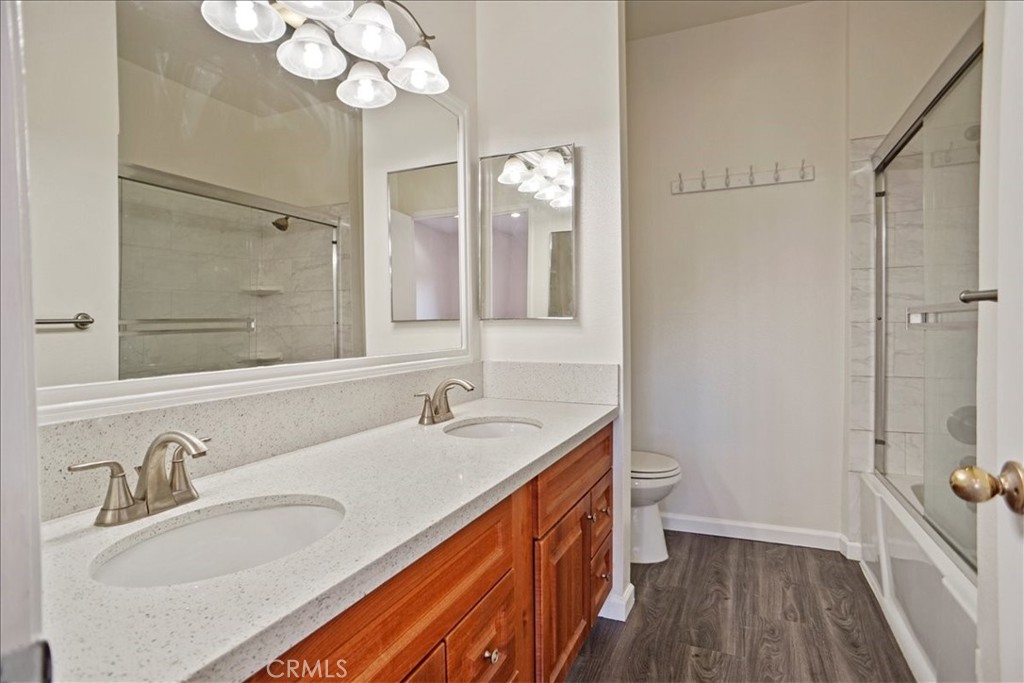 7320 Balboa Boulevard 205 Property Photo 11