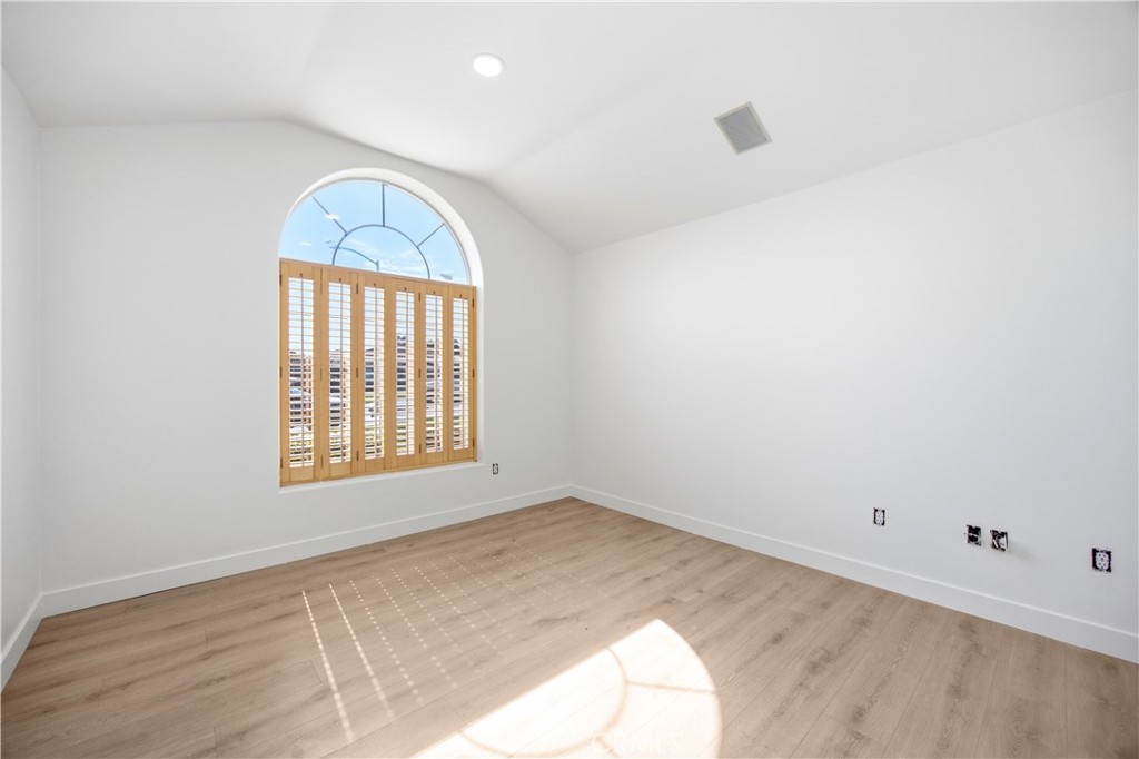 5009 Shaman Court Property Photo 4