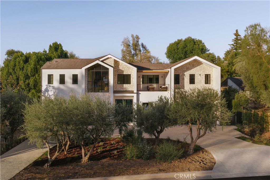 4744 Vista De Oro Avenue Property Photo