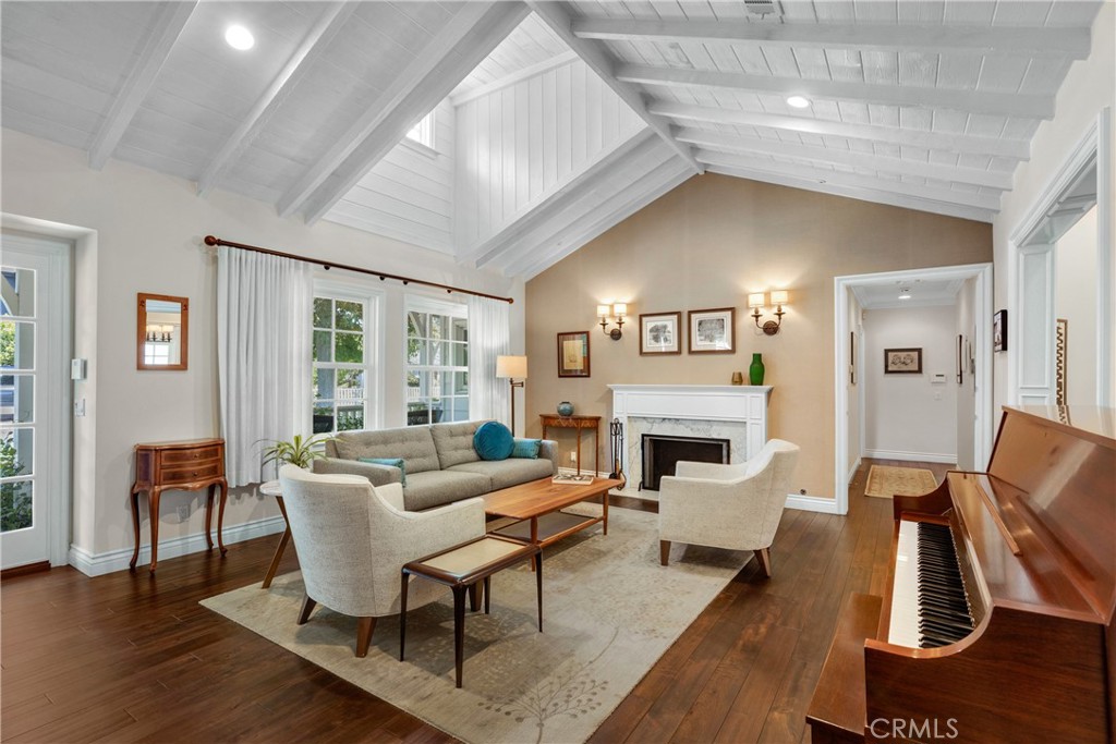 11156 Valley Spring Lane Property Photo 3