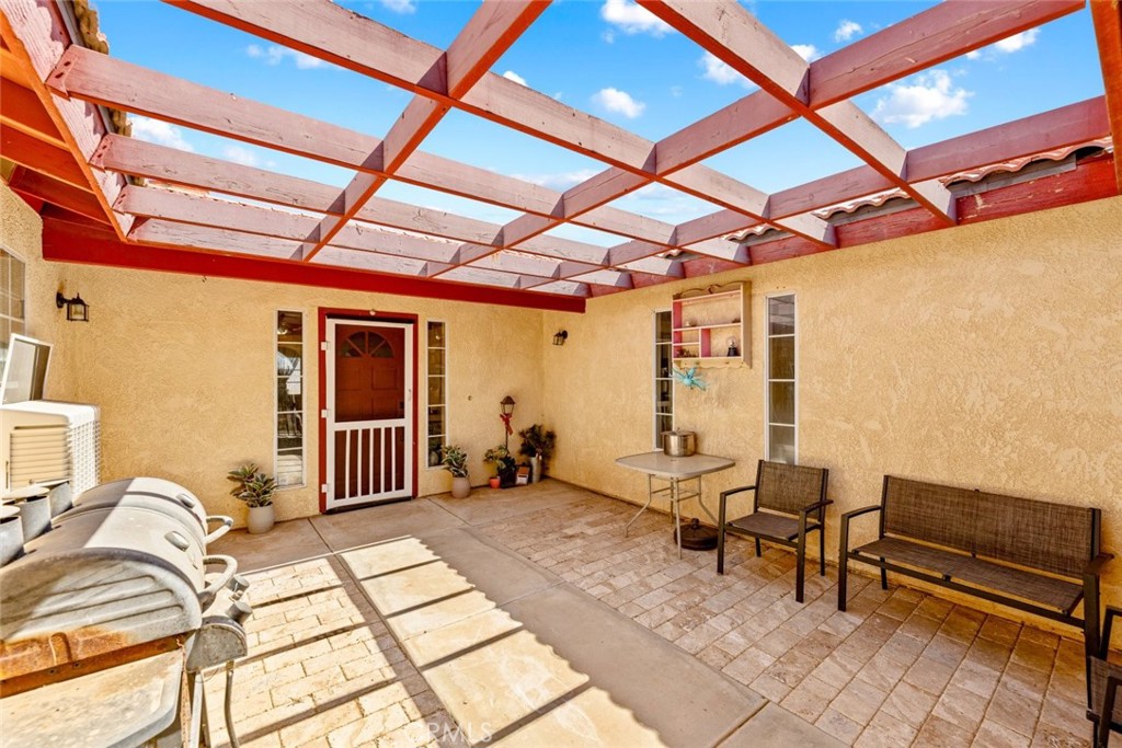 9121 Grove Avenue Property Photo 8