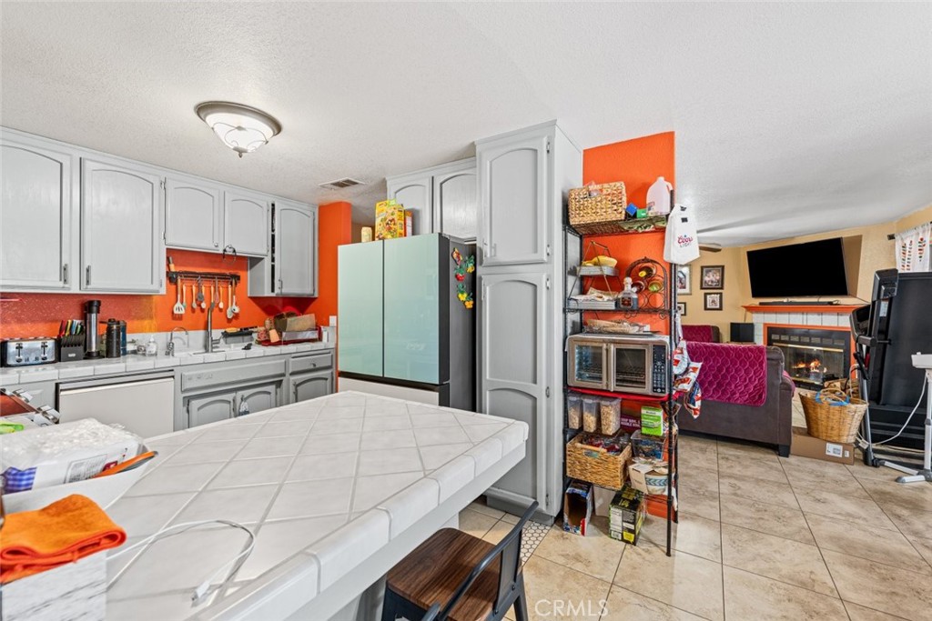 9121 Grove Avenue Property Photo 17