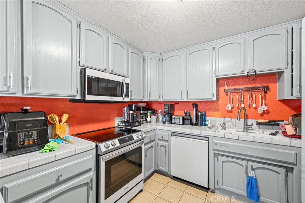 9121 Grove Avenue Property Photo 18