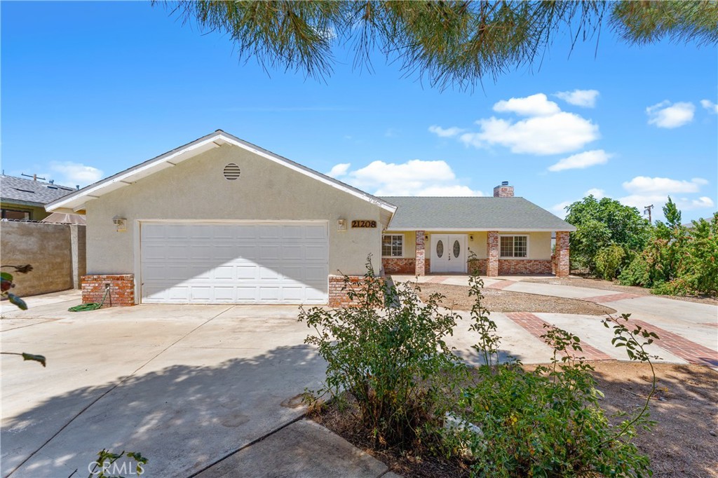 21208 Madre Property Photo 1