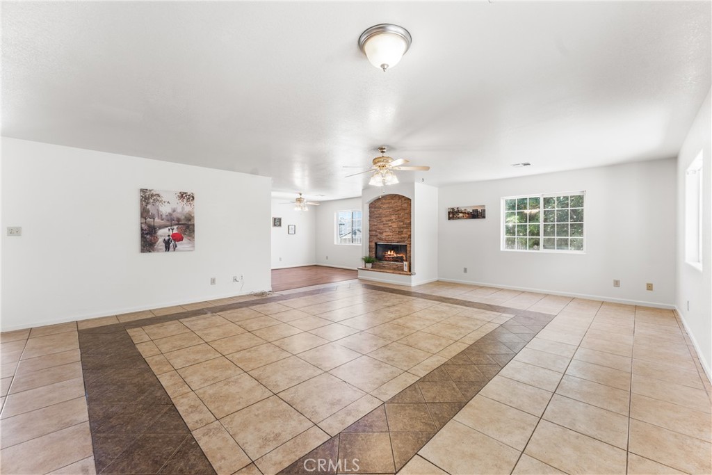 21208 Madre Property Photo 4