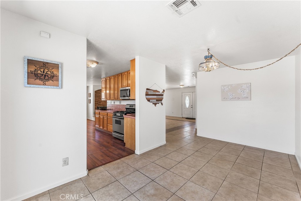 21208 Madre Property Photo 7