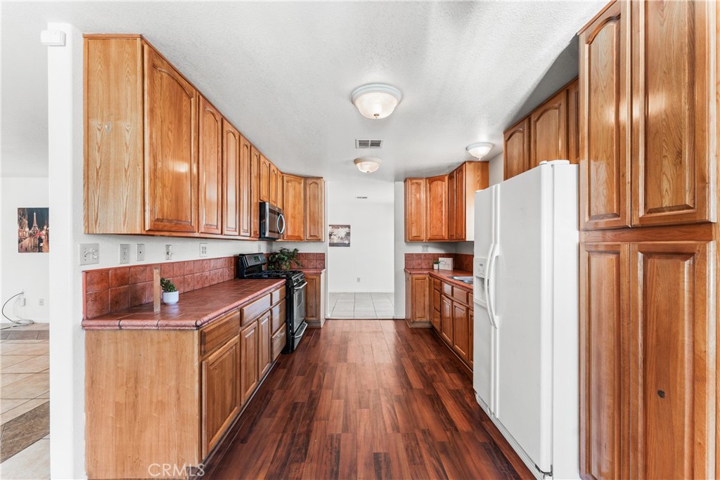 21208 Madre Property Photo 16