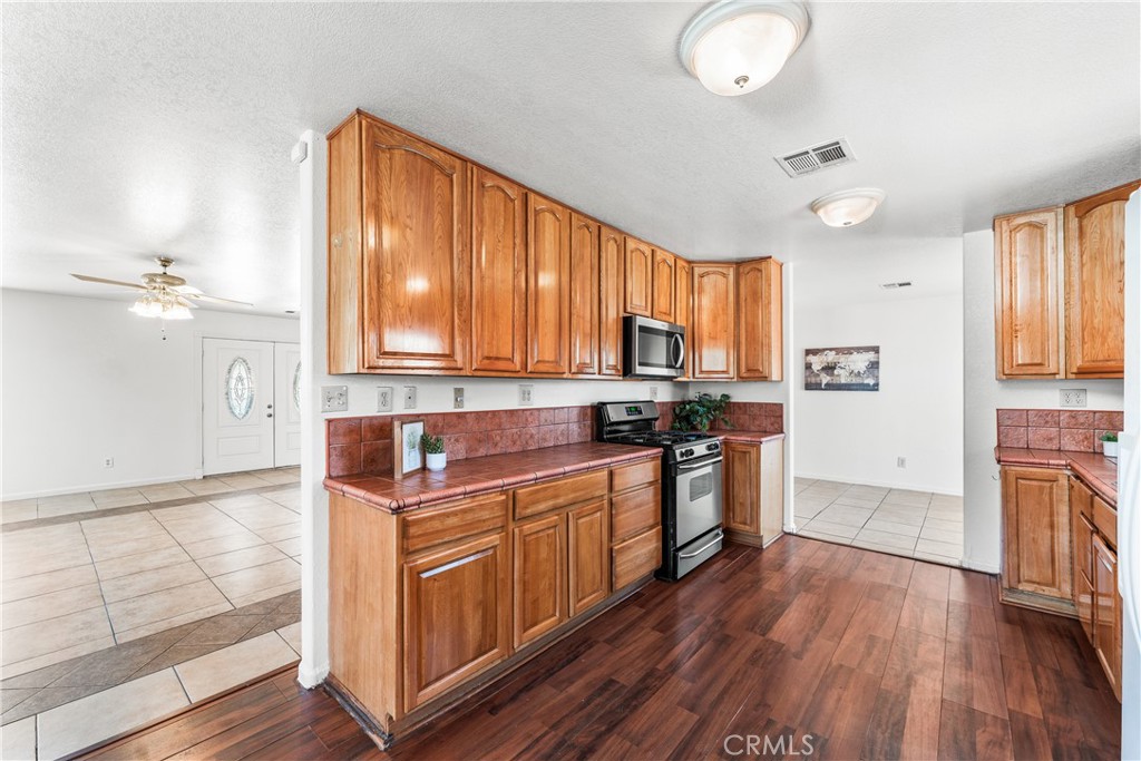 21208 Madre Property Photo 17