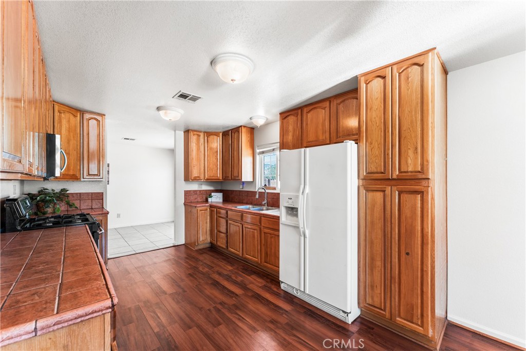 21208 Madre Property Photo 18