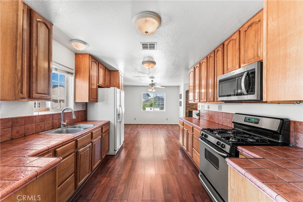 21208 Madre Property Photo 19