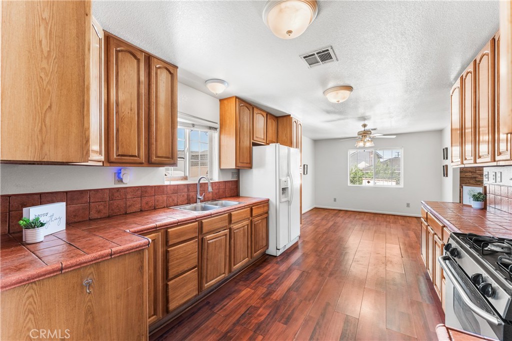 21208 Madre Property Photo 20