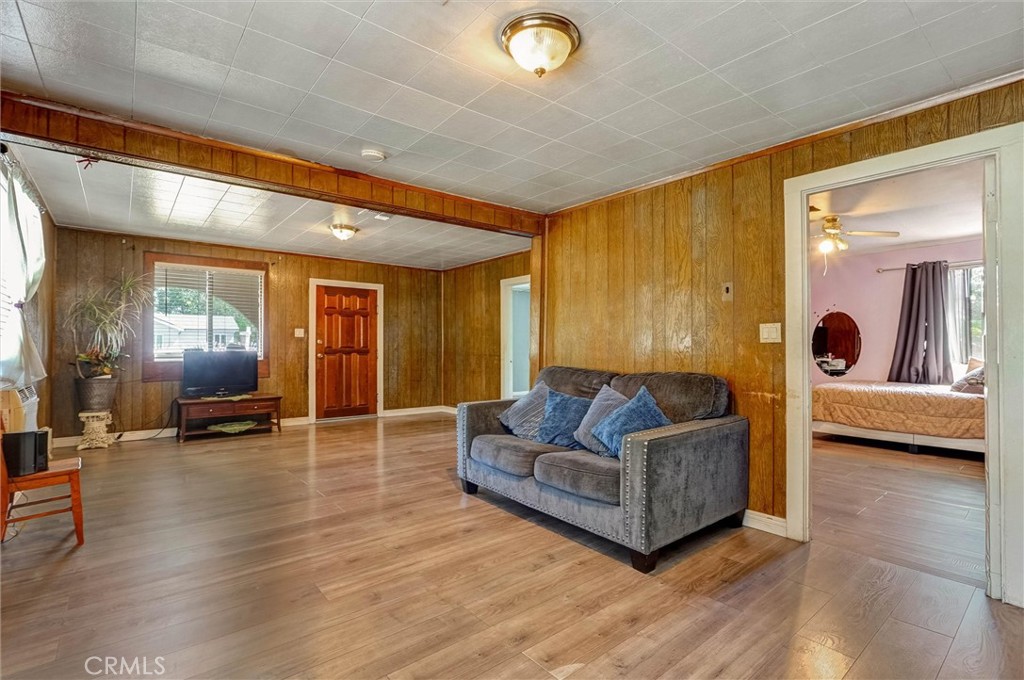 10555 Cayuga Property Photo 2