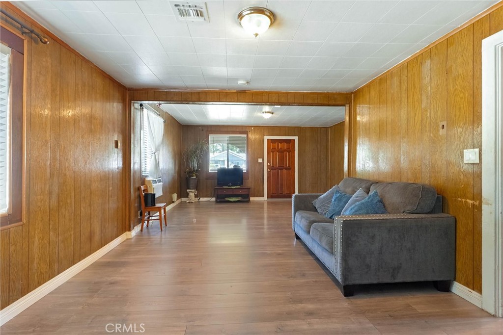 10555 Cayuga Property Photo 6