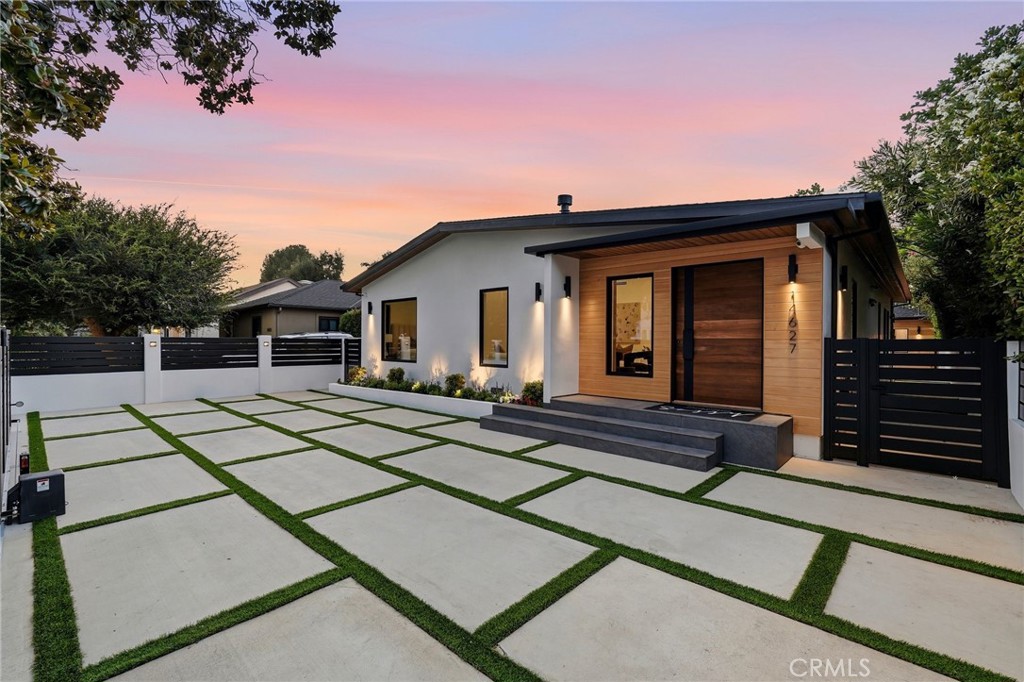 14627 Huston Property Photo 1