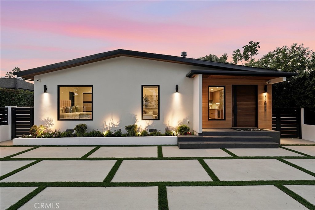 14627 Huston Property Photo 3