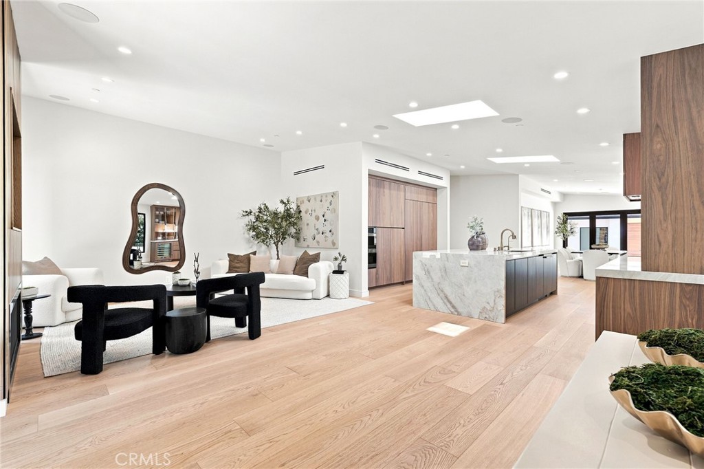 14627 Huston Property Photo 8