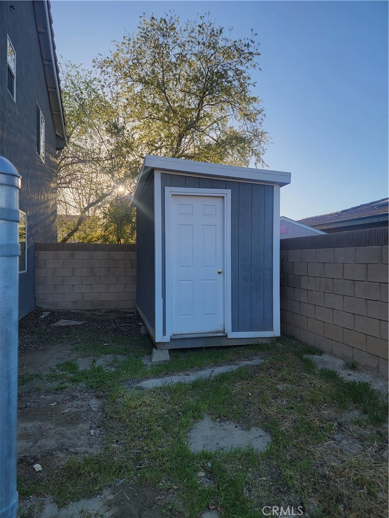 43650 Castle Circle Property Photo 10
