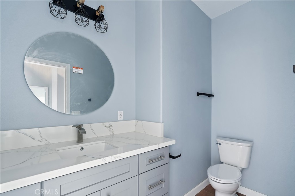 7329 Kelvin Property Photo 10