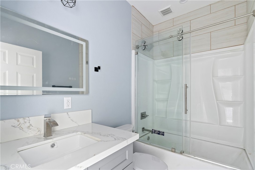 7329 Kelvin Property Photo 13