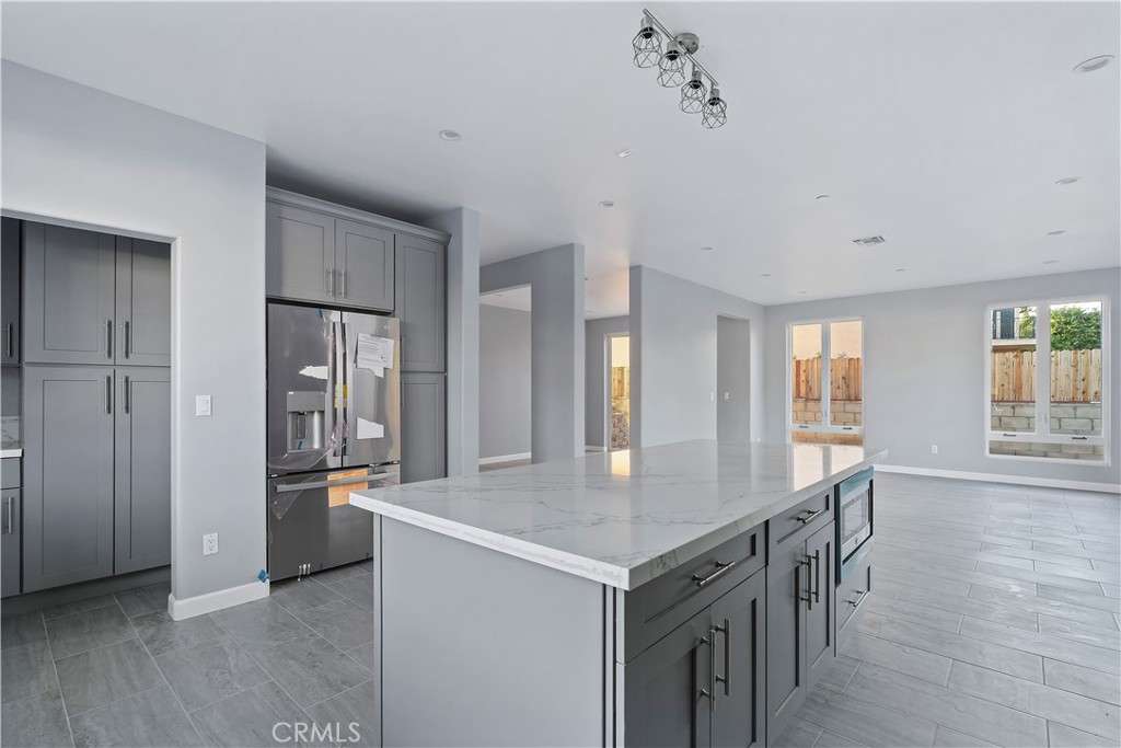7329 Kelvin Property Photo 22