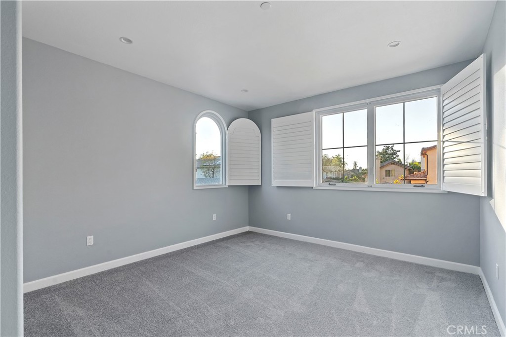 7329 Kelvin Property Photo 23