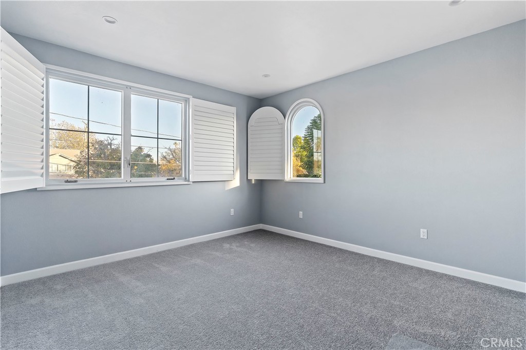 7329 Kelvin Property Photo 25
