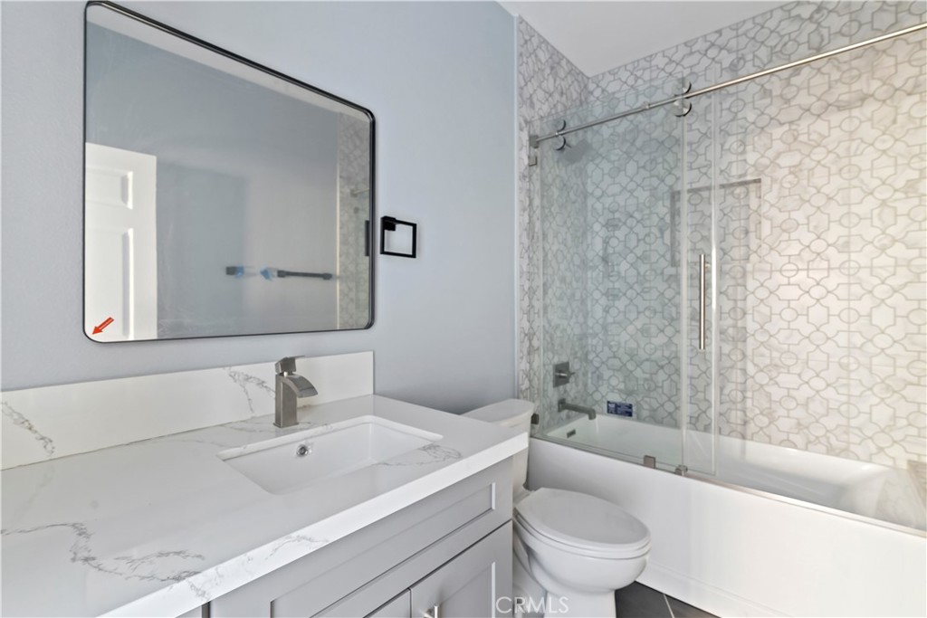 7329 Kelvin Property Photo 26