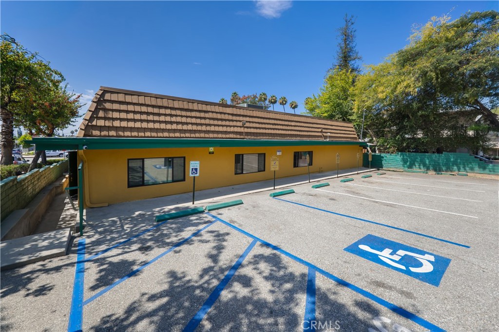 635 W Foothill Property Photo 4