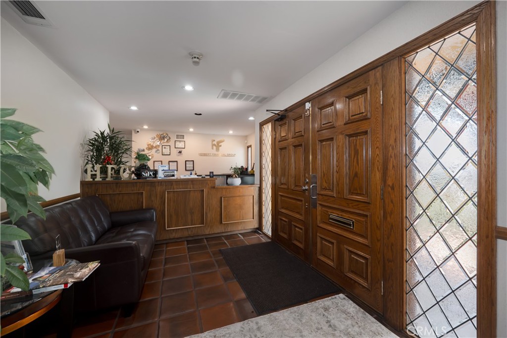 635 W Foothill Property Photo 8