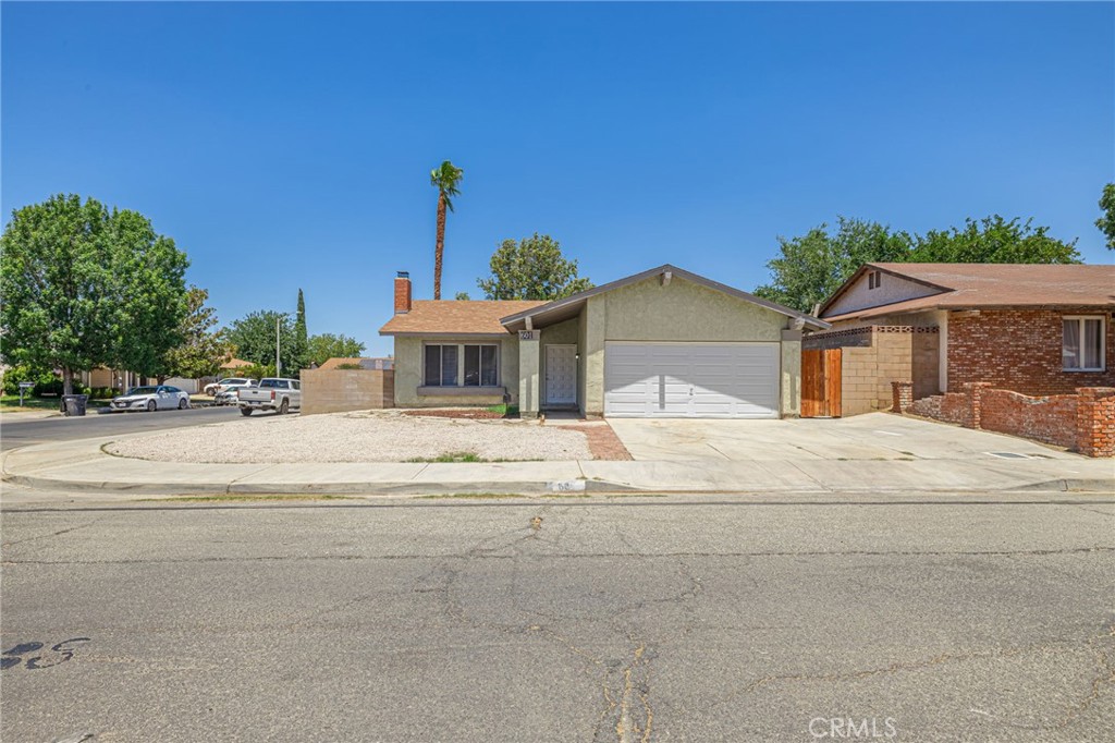 601 Curve Property Photo 3